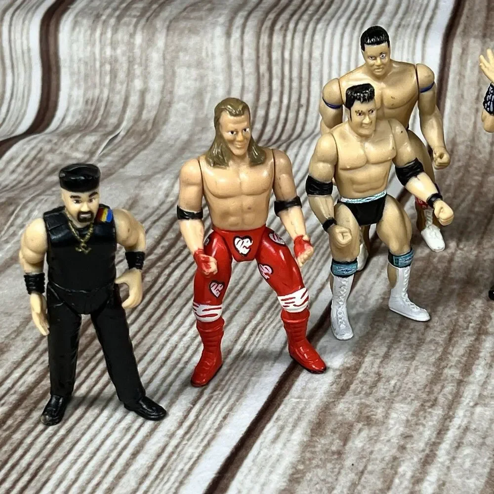 Vintage WCW WWF WWE 90s Wrestling Action Figure Lot of 18 Figures